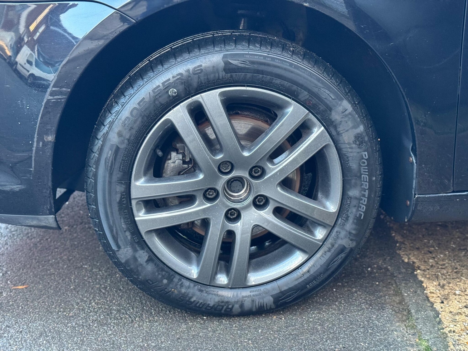 Used Volkswagen Touran 2009 for sale - 77238210: Photo 29