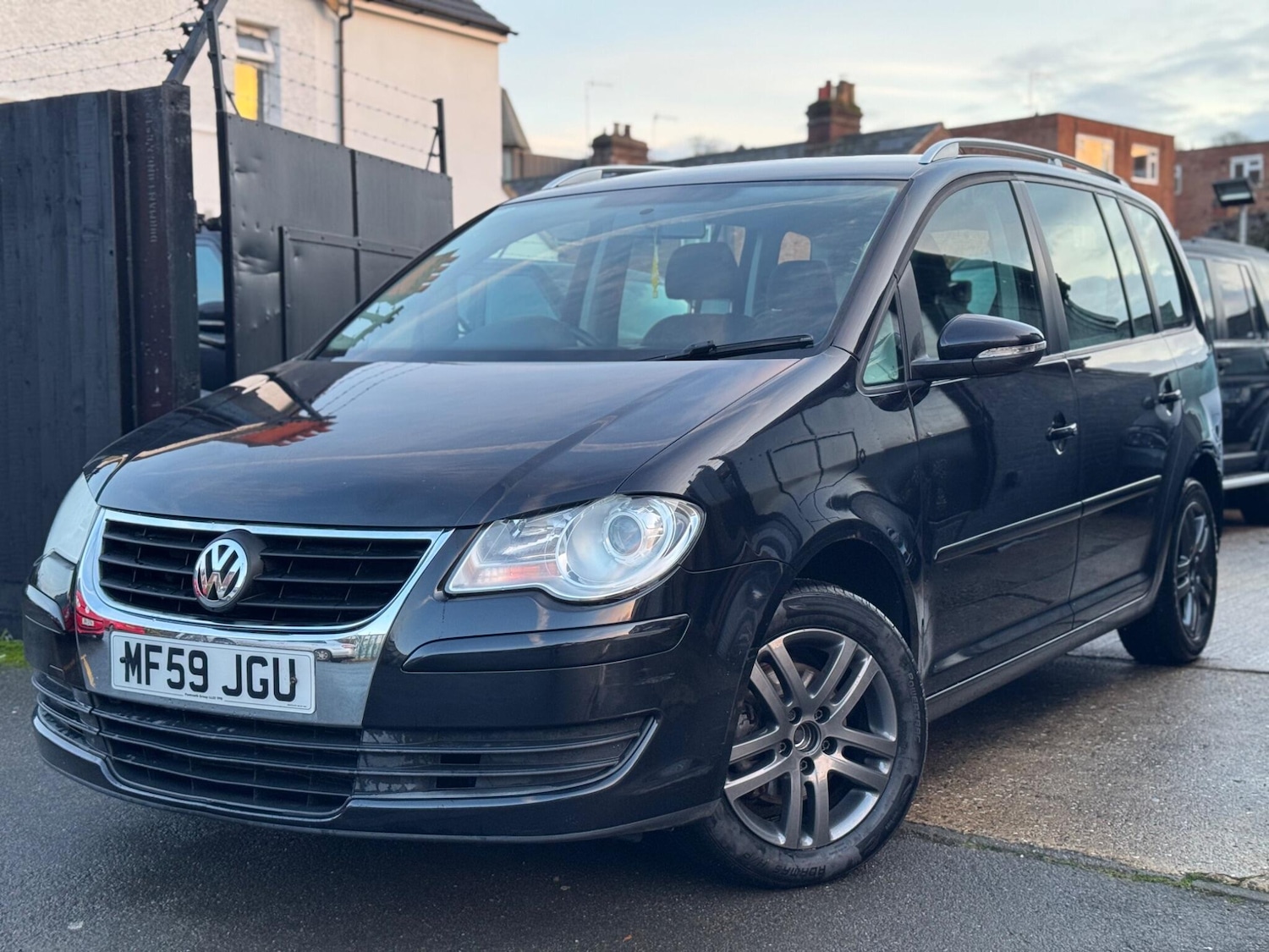 Used Volkswagen Touran 2009 for sale - 77238210: Photo 3