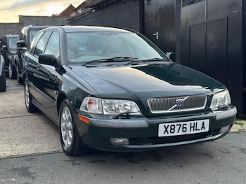 Used Volvo V40 2000 for sale - 79361979: Photo
