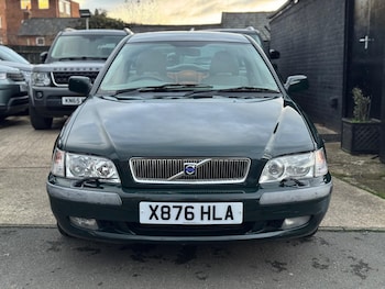Used Volvo V40 2000 for sale - 79361979: Photo