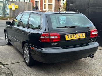 Used Volvo V40 2000 for sale - 79361979: Photo