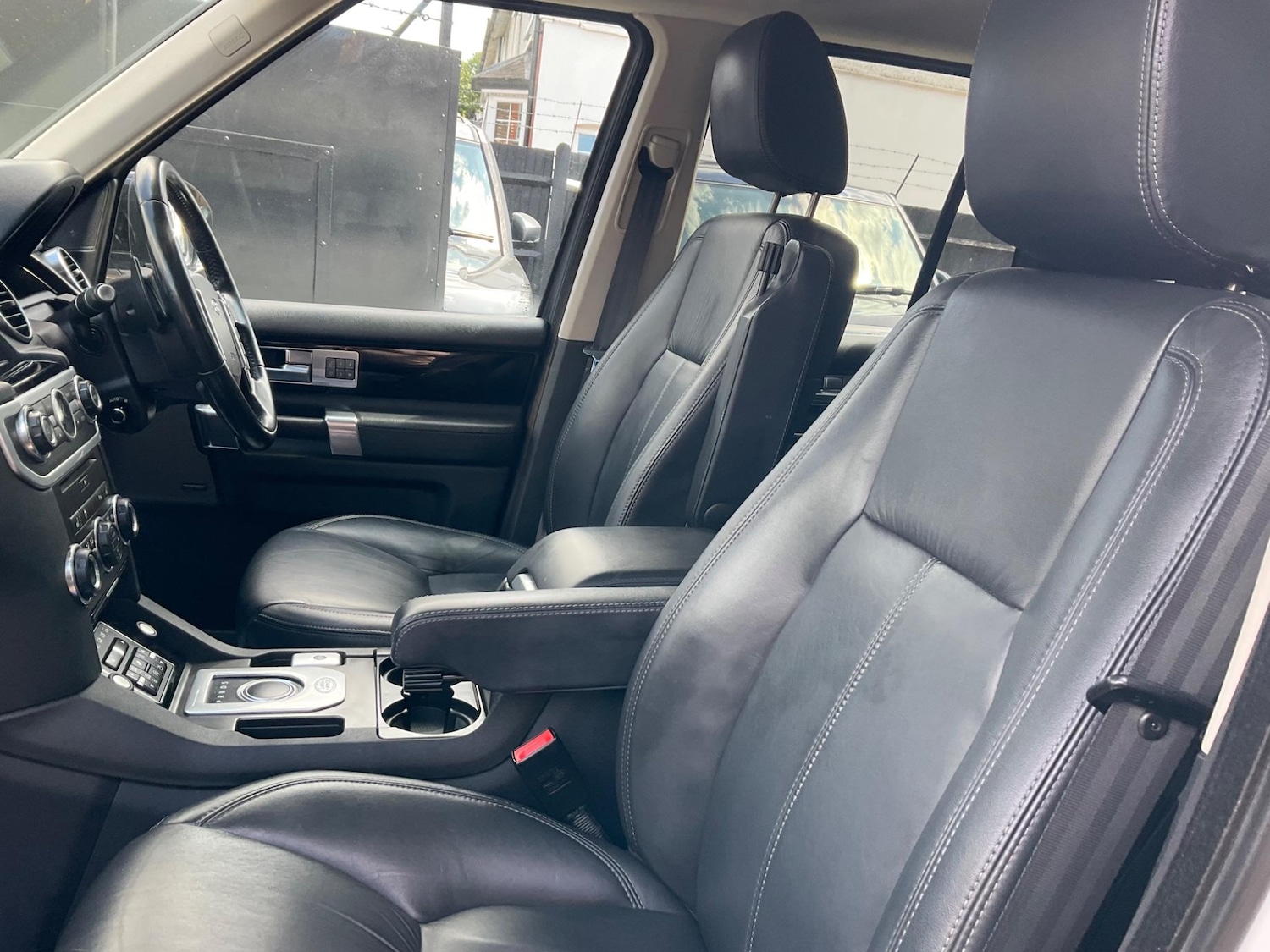 Used Land Rover Discovery 2015 for sale - 76996586: Photo 13