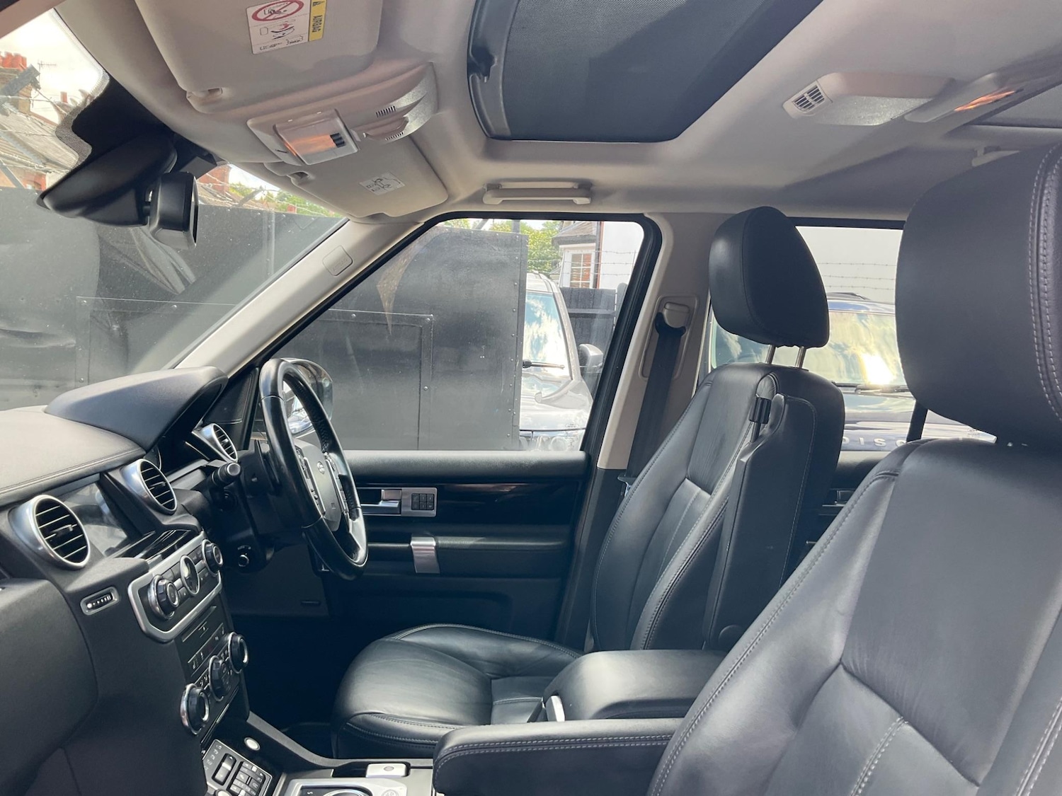 Used Land Rover Discovery 2015 for sale - 76996586: Photo 14