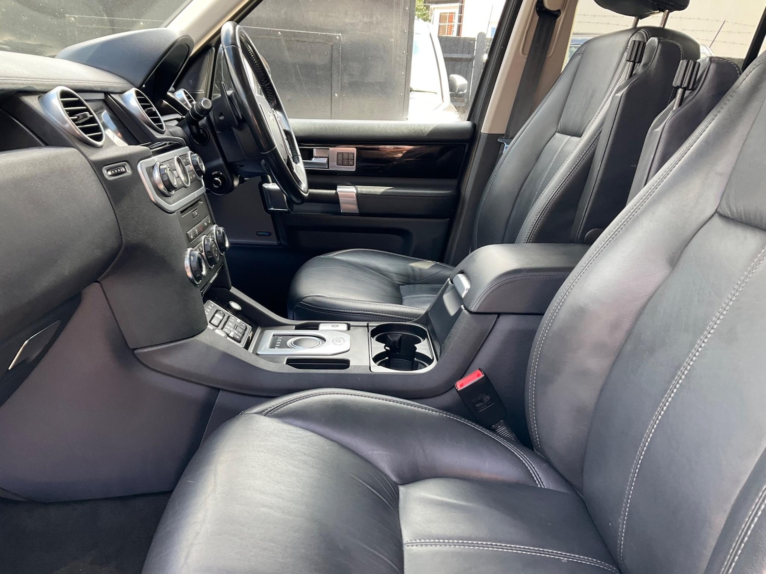 Used Land Rover Discovery 2015 for sale - 76996586: Photo 29