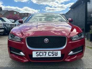 Used Jaguar XE 2017 for sale - 79236775: Photo