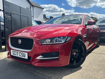 Used Jaguar XE 2017 for sale - 79236775: Photo