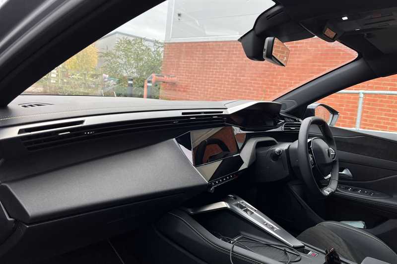 Used Peugeot E-308 2025 for sale - 76540250: Photo 13