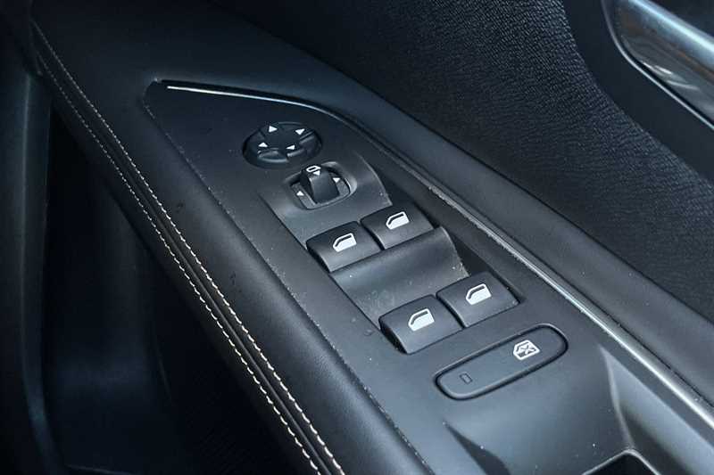Used Peugeot 3008 2018 for sale - 77588808: Photo 16