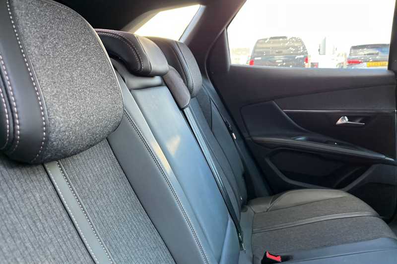 Used Peugeot 3008 2018 for sale - 77588808: Photo 23