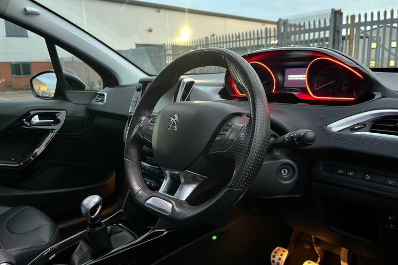 Used Peugeot 2008 2017 for sale - 76459210: Photo 10