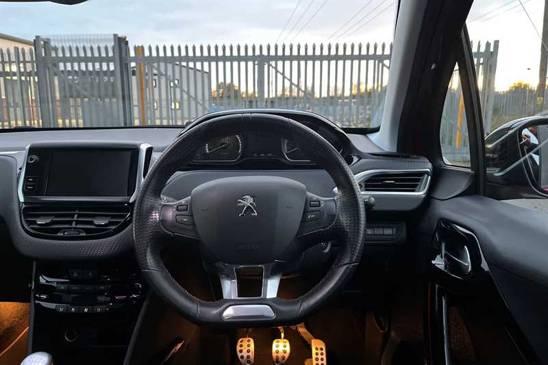 Used Peugeot 2008 2017 for sale - 76459210: Photo 11