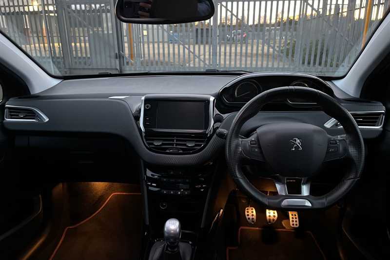 Used Peugeot 2008 2017 for sale - 76459210: Photo 12