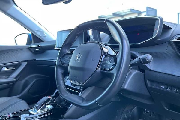 Used Peugeot 2008 2021 for sale - 76168949: Photo 10