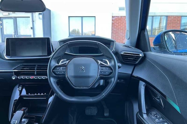 Used Peugeot 2008 2021 for sale - 76168949: Photo 11