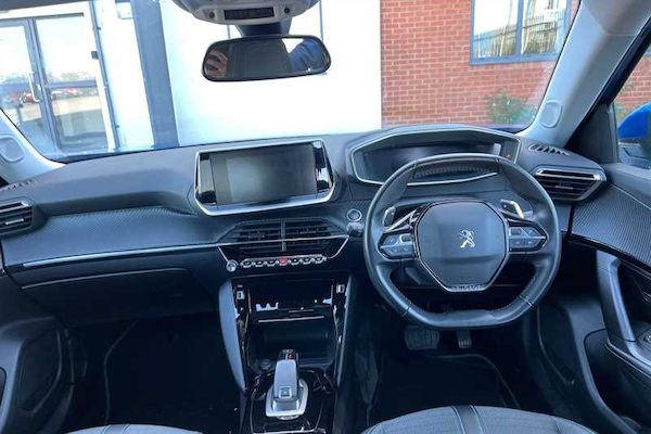Used Peugeot 2008 2021 for sale - 76168949: Photo 12
