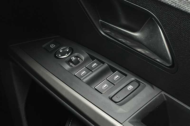 Used Peugeot 3008 2025 for sale - 77205926: Photo 16