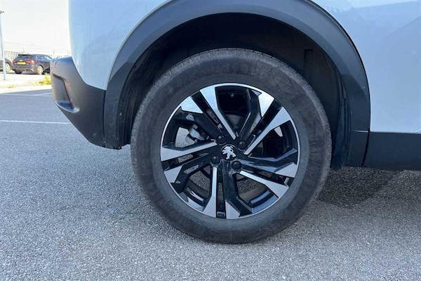 Used Peugeot 2008 2023 for sale - 76204411: Photo 9