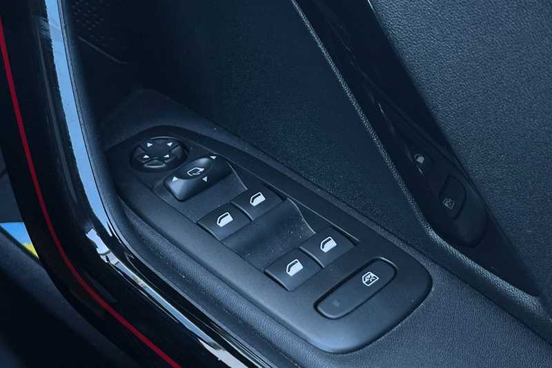 Used Peugeot 2008 2018 for sale - 76229550: Photo 16