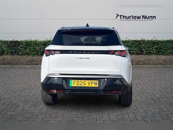 Used Peugeot E-5008 2025 for sale - 79535058: Photo