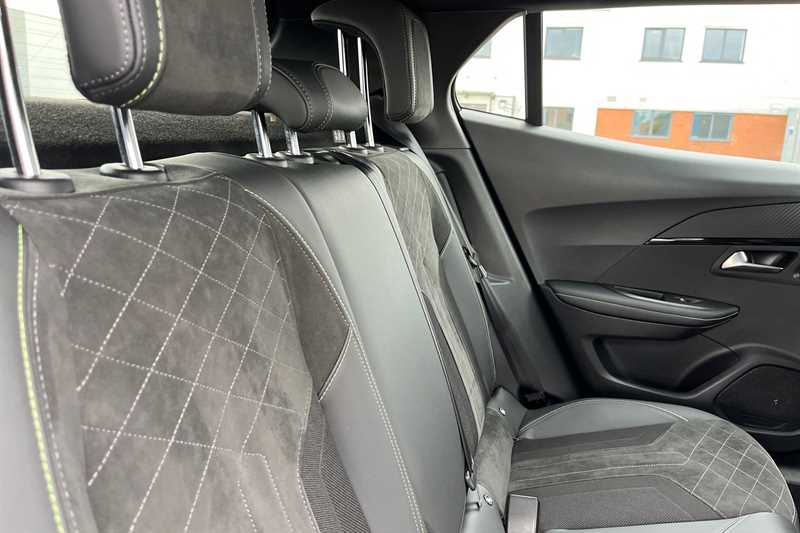 Used Peugeot E-2008 2022 for sale - 76112601: Photo 23