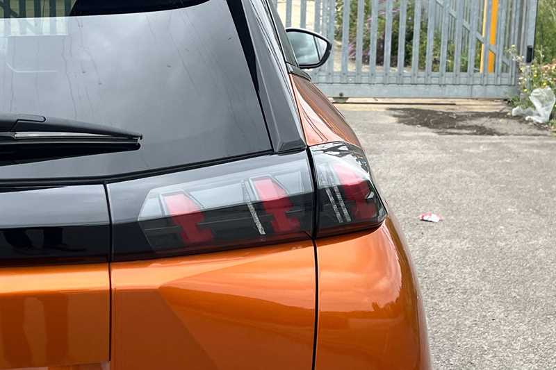 Used Peugeot E-2008 2022 for sale - 76112601: Photo 31