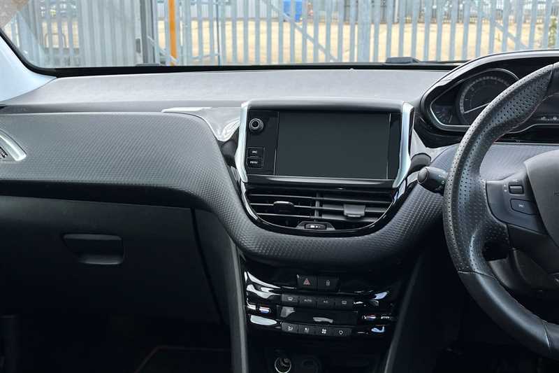Used Peugeot 2008 2019 for sale - 76552629: Photo 14
