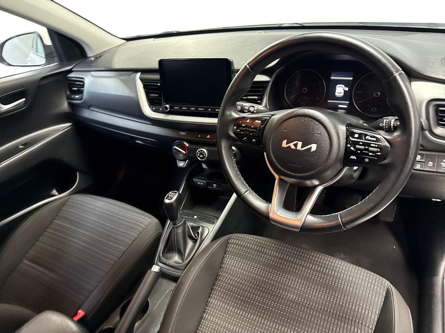 Used Kia Stonic 2022 for sale - 76340571: Photo 15