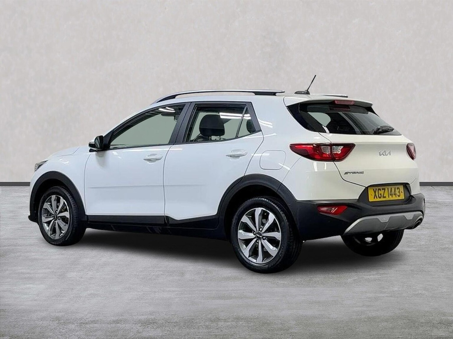 Used Kia Stonic 2022 for sale - 76340571: Photo 2