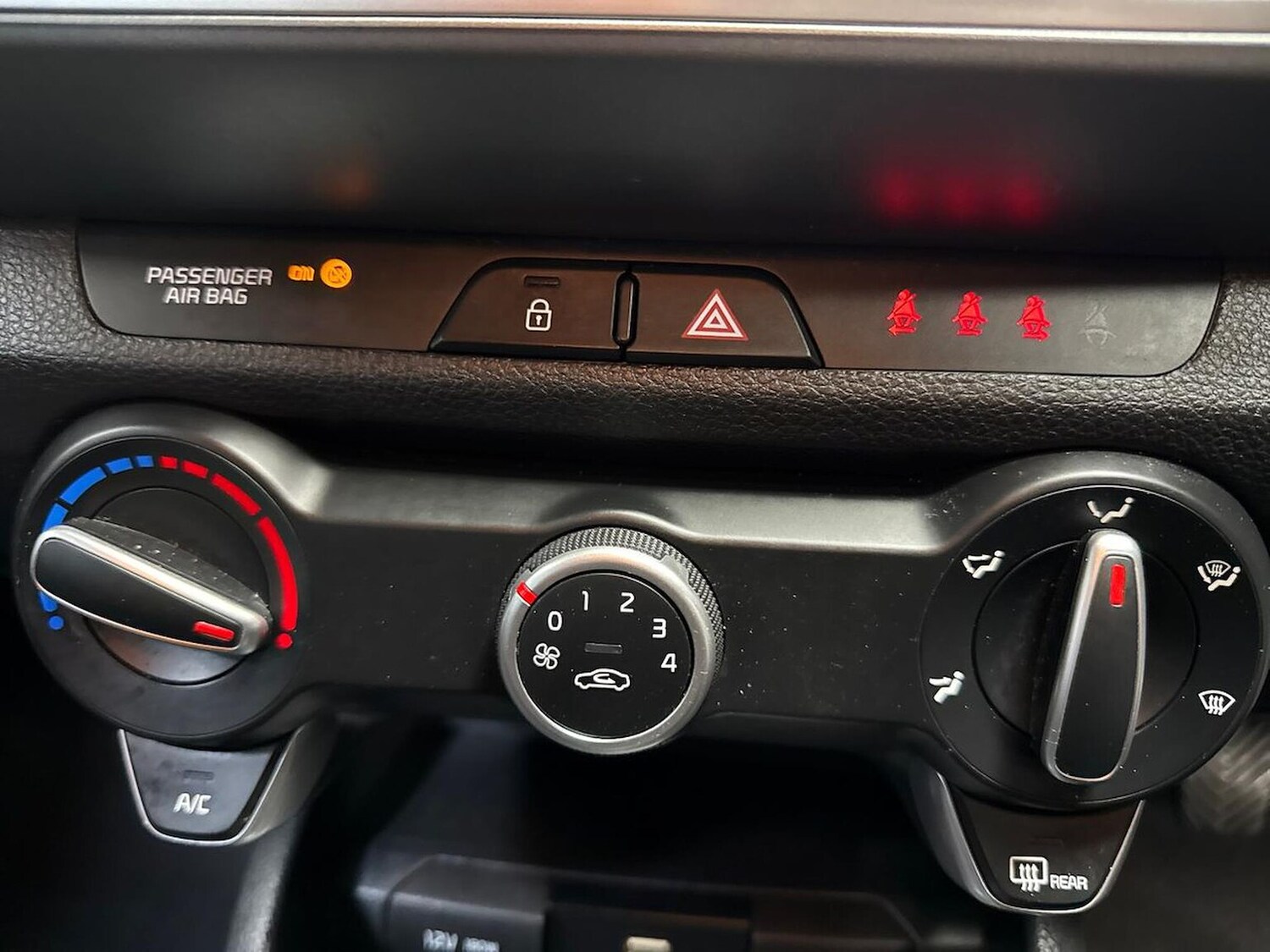 Used Kia Stonic 2022 for sale - 76340571: Photo 22