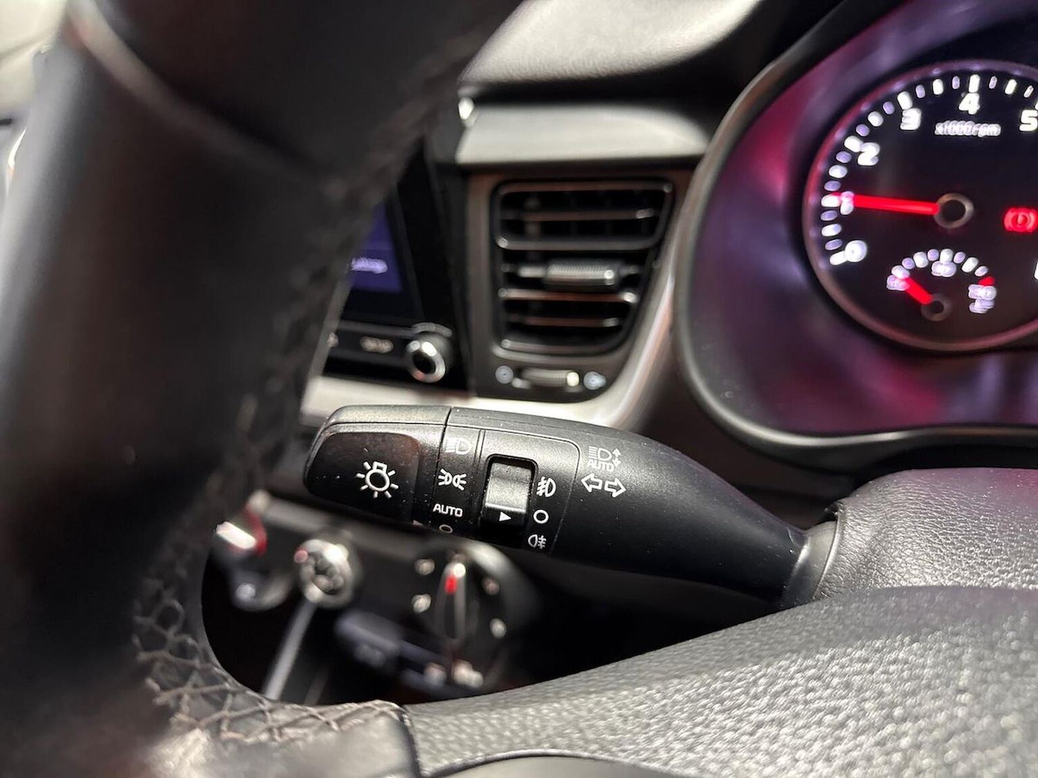 Used Kia Stonic 2022 for sale - 76340571: Photo 26