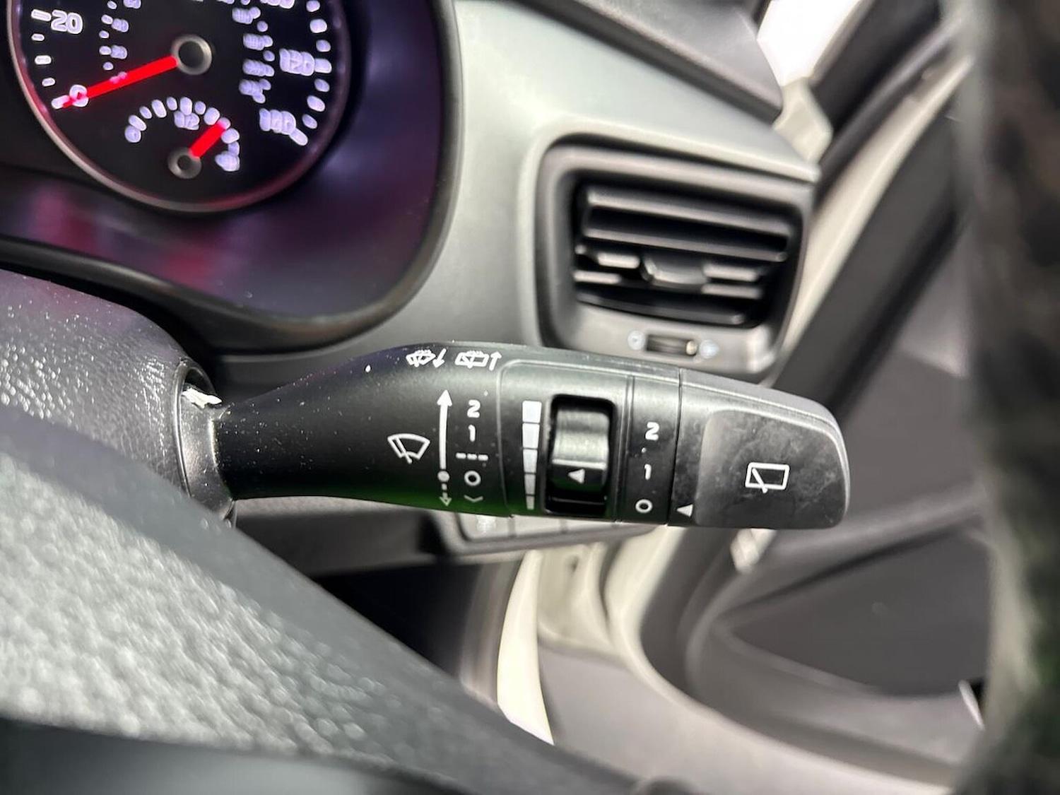 Used Kia Stonic 2022 for sale - 76340571: Photo 27