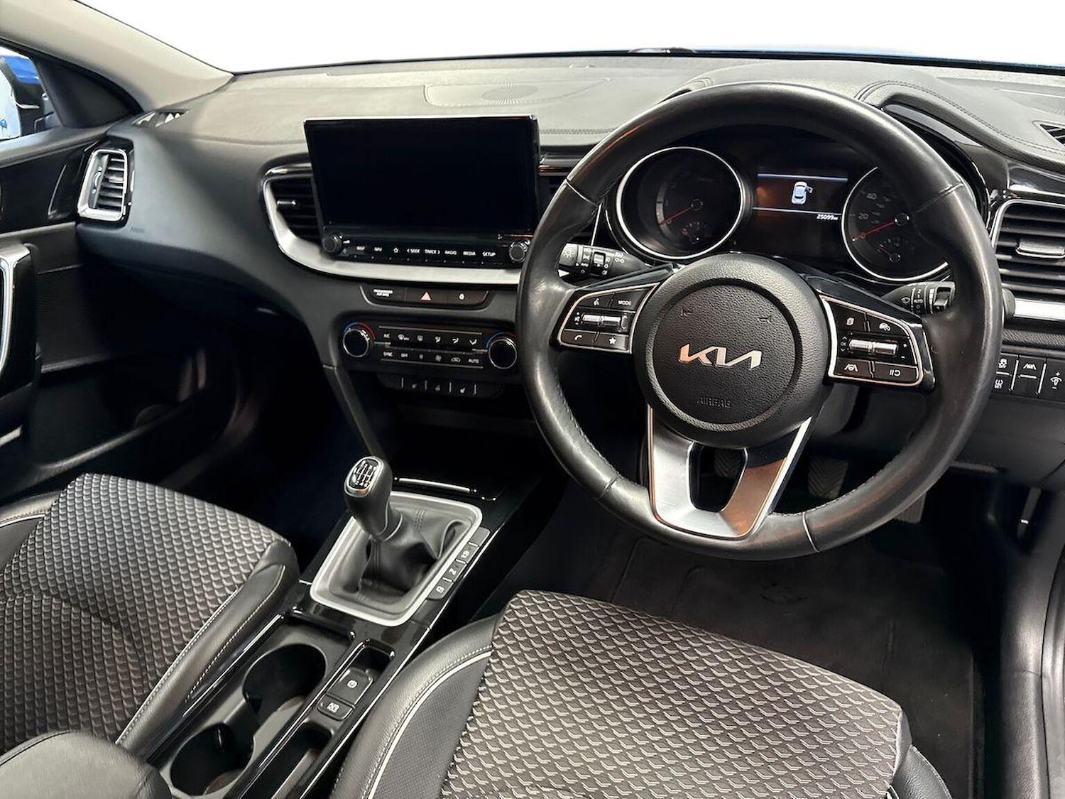 Used Kia XCeed 2023 for sale - 76212025: Photo 15