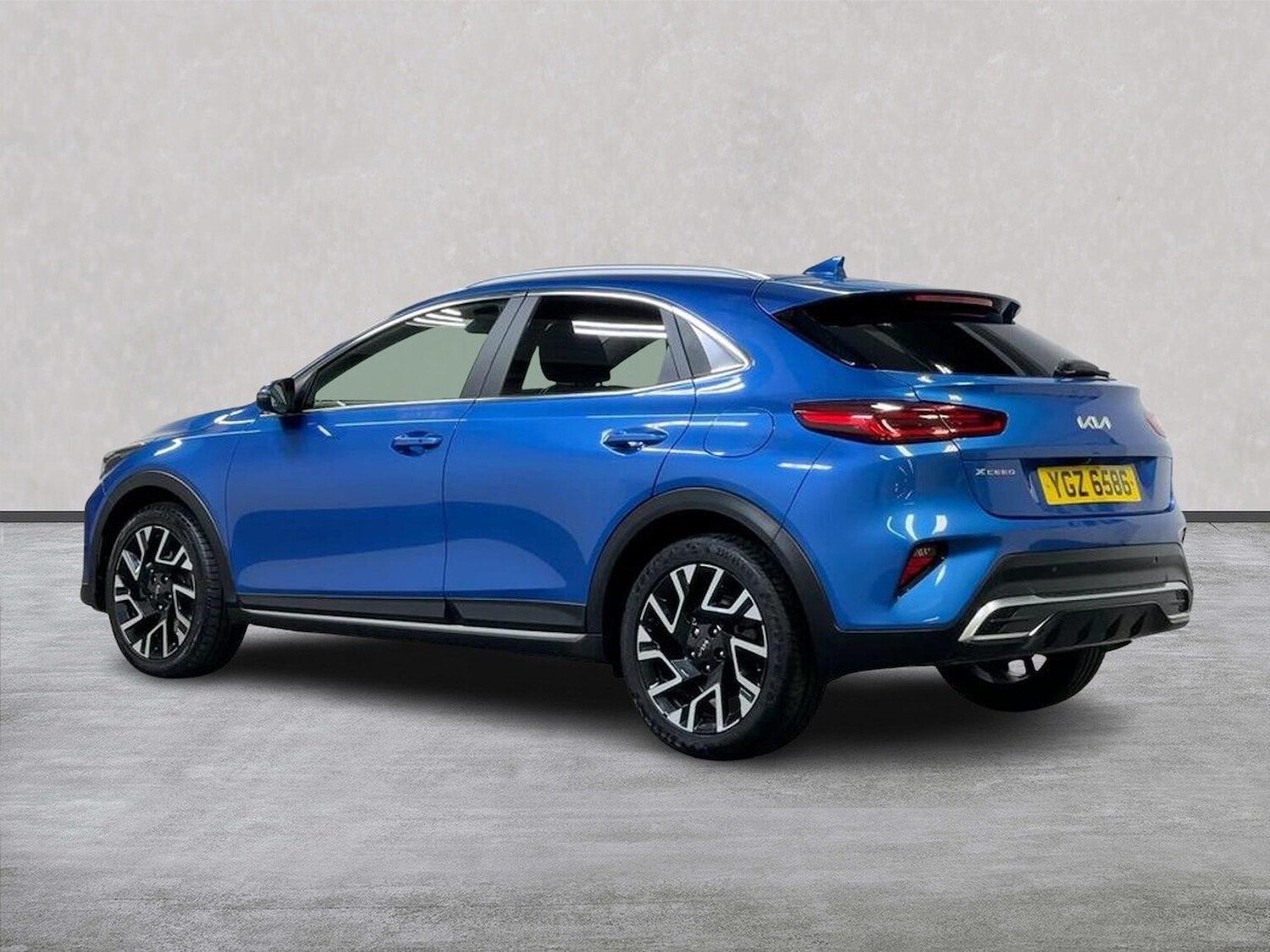 Used Kia XCeed 2023 for sale - 76212025: Photo 2