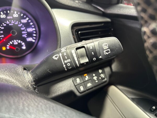 Used Kia Stonic 2017 for sale - 76171535: Photo 26