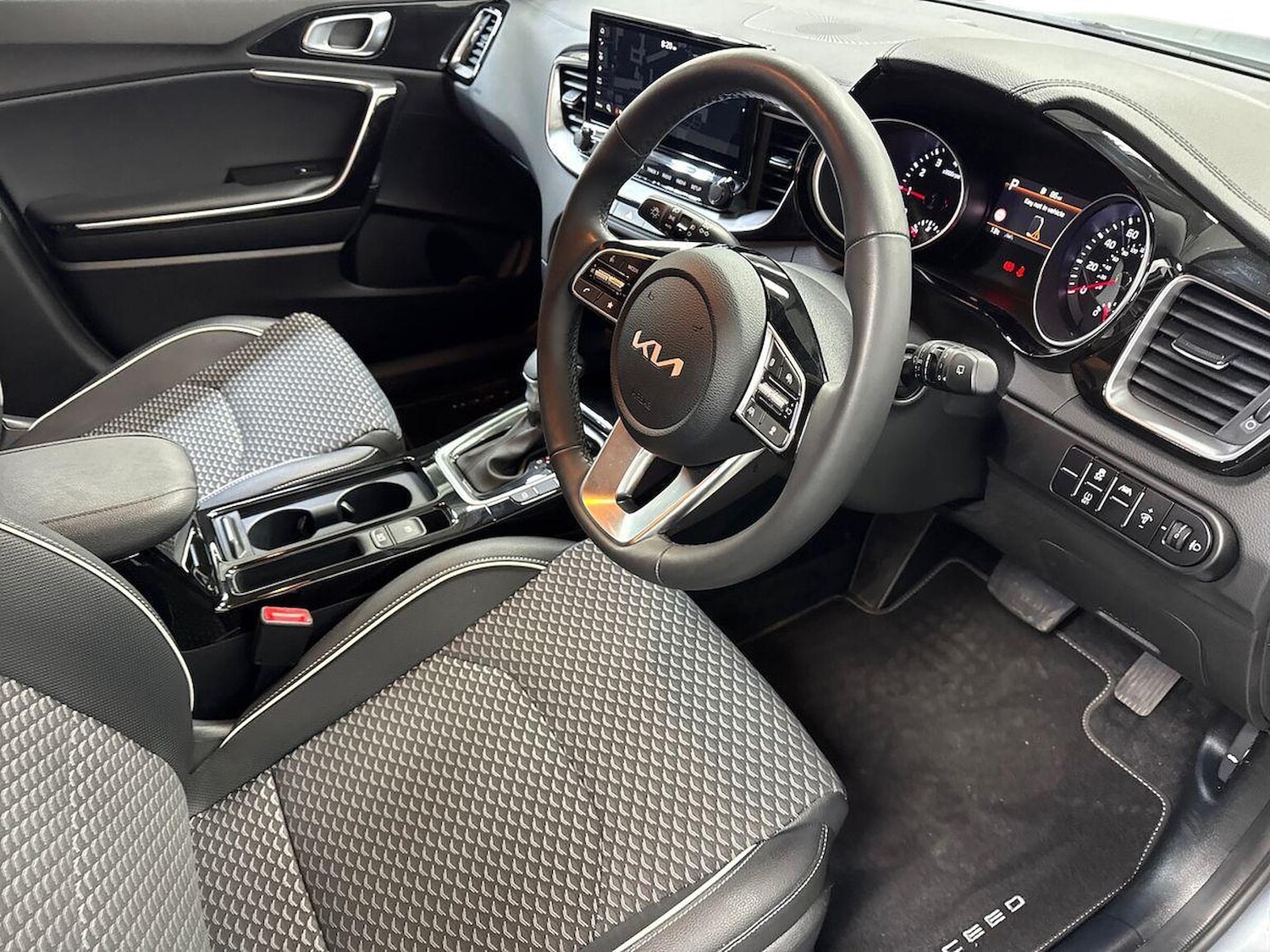 Used Kia XCeed 2025 for sale - 78191088: Photo 17