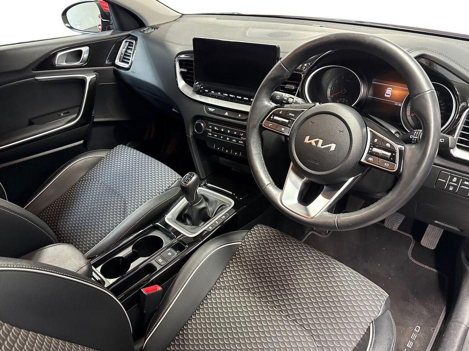 Used Kia XCeed 2023 for sale - 76273472: Photo 15