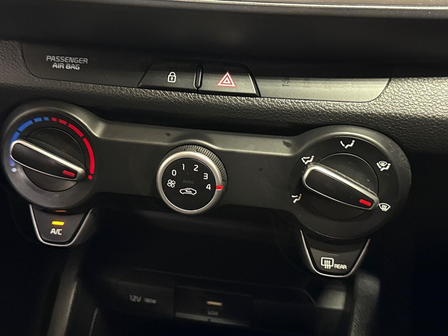 Used Kia Stonic 2022 for sale - 76171540: Photo 12