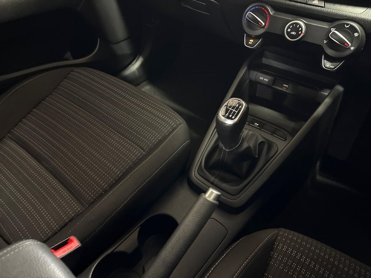 Used Kia Stonic 2022 for sale - 76171540: Photo 13