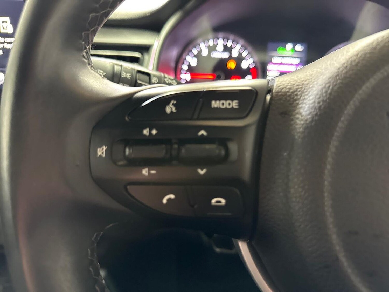 Used Kia Stonic 2022 for sale - 76171540: Photo 25