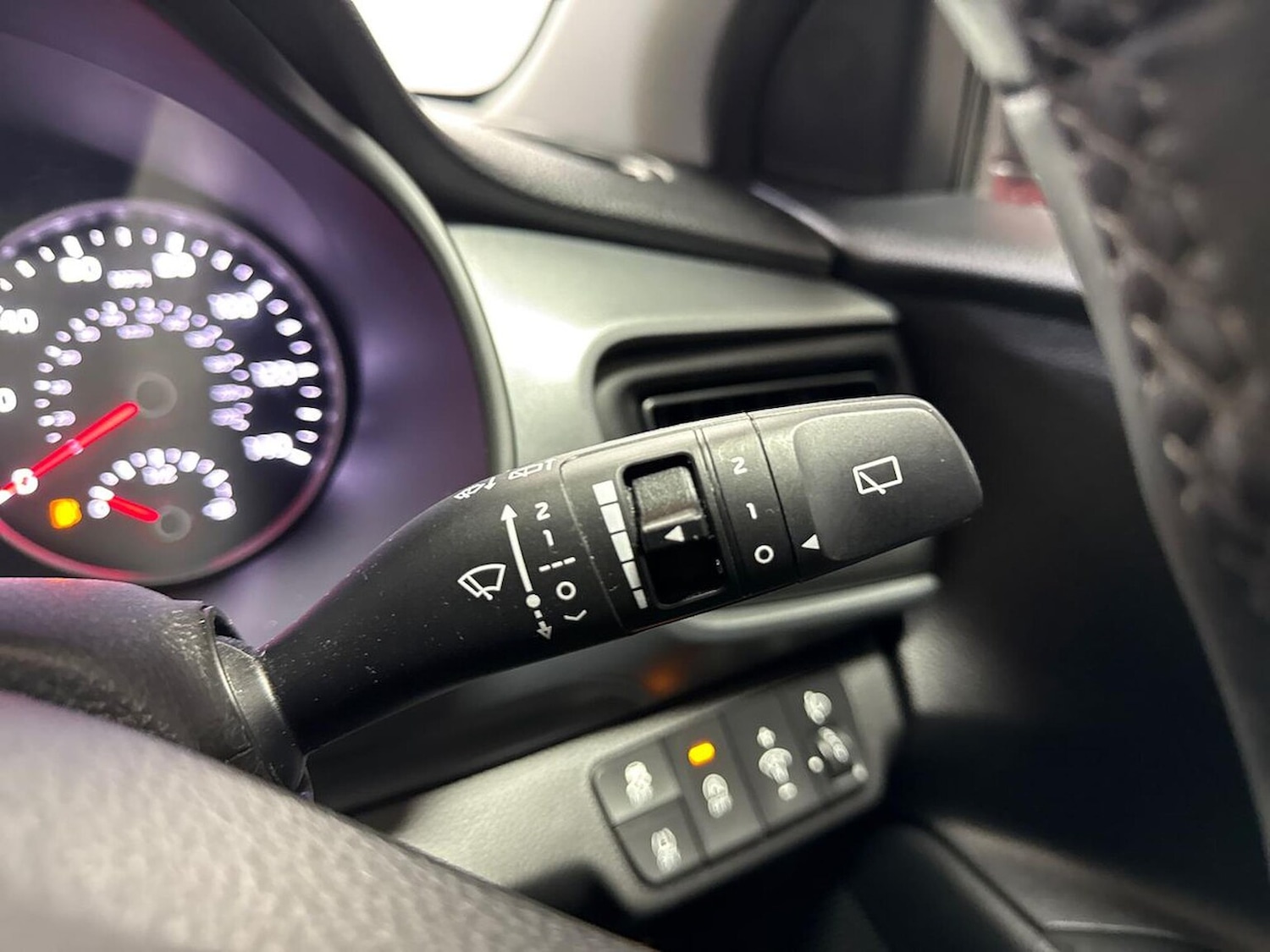 Used Kia Stonic 2022 for sale - 76171540: Photo 26