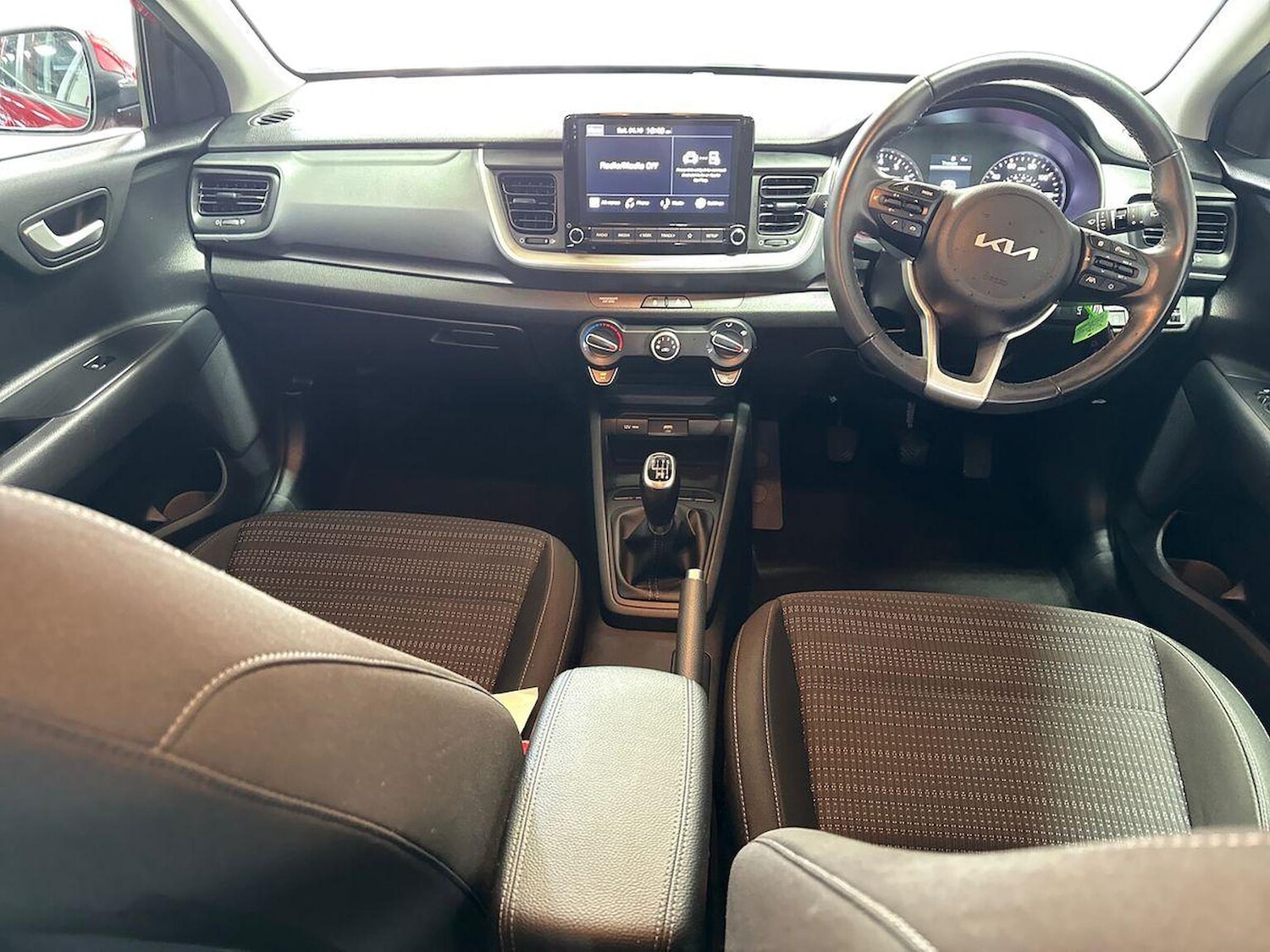 Used Kia Stonic 2022 for sale - 76171540: Photo 8