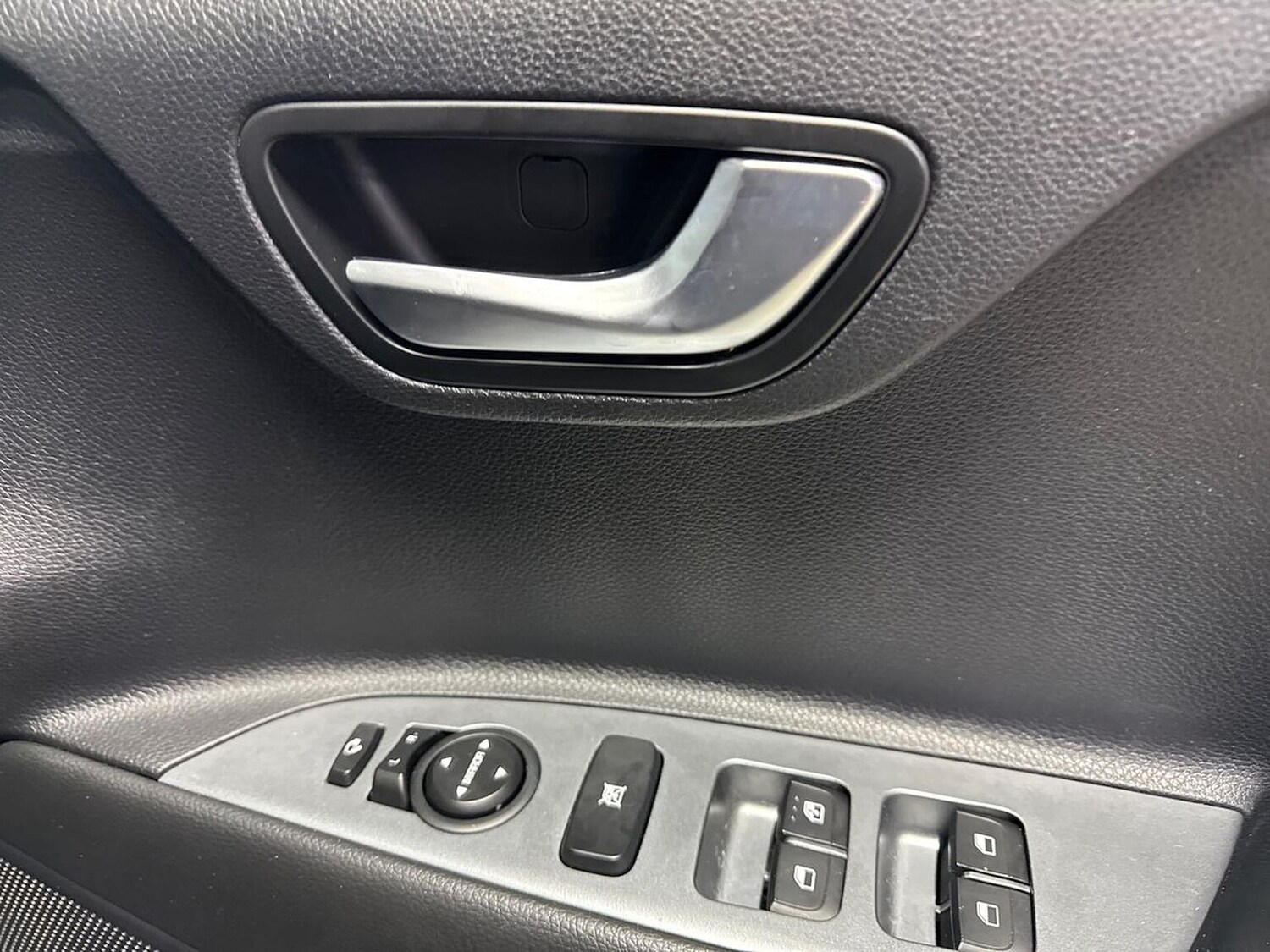 Used Kia Stonic 2022 for sale - 77488063: Photo 21