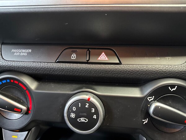 Used Kia Stonic 2024 for sale - 76232751: Photo 22