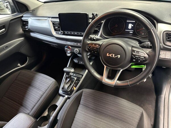 Used Kia Stonic 2024 for sale - 76232751: Photo 9