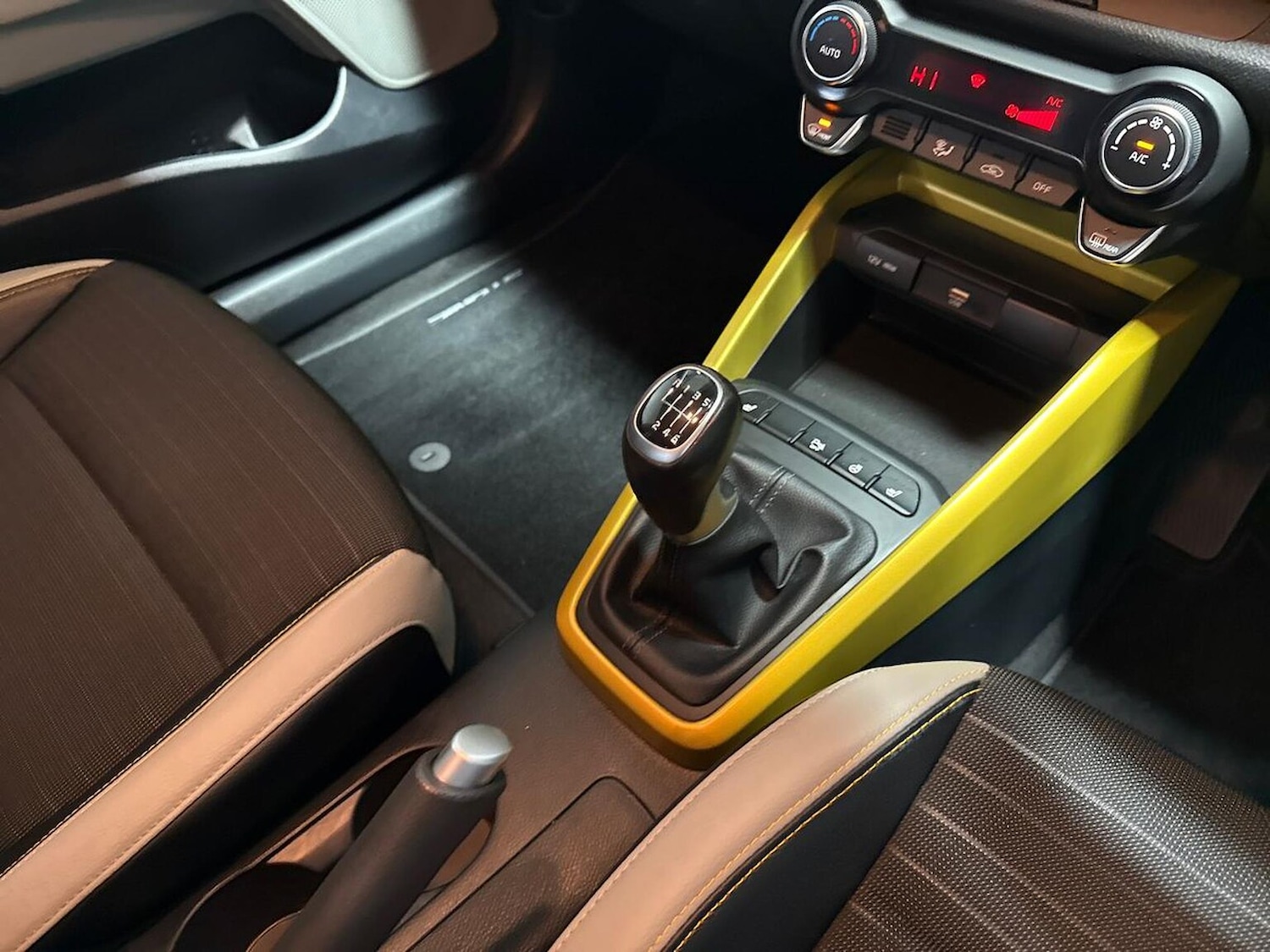 Used Kia Stonic 2023 for sale - 77872169: Photo 13