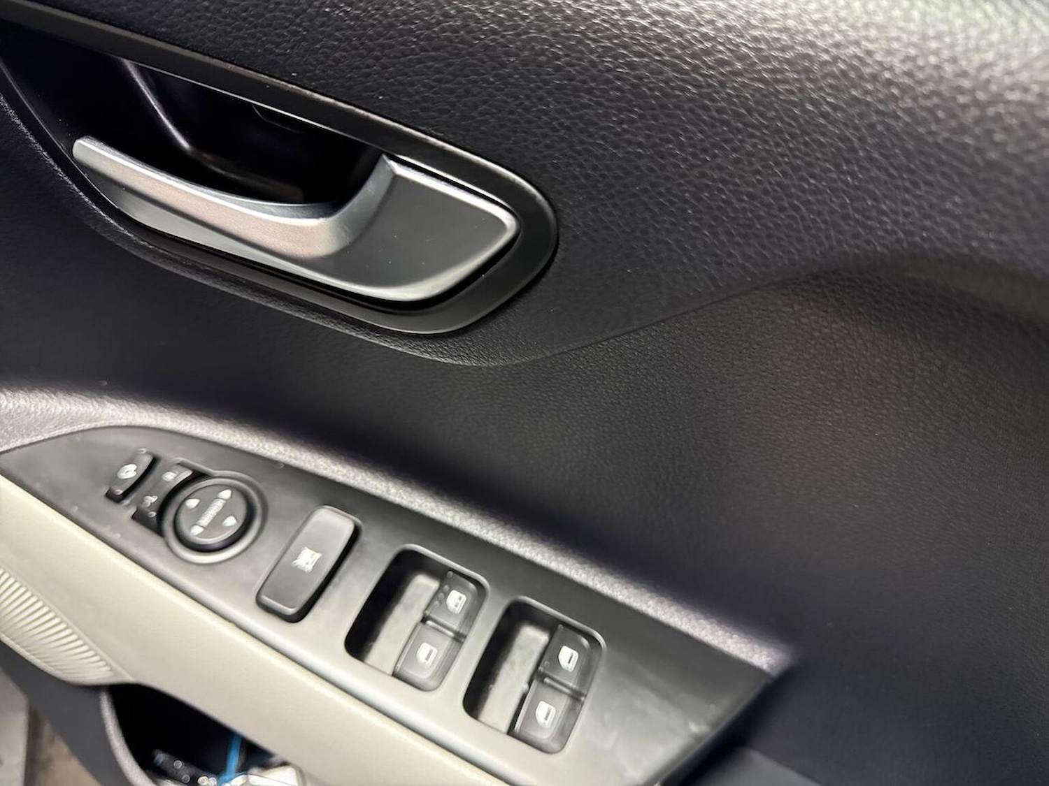 Used Kia Stonic 2023 for sale - 77872169: Photo 21