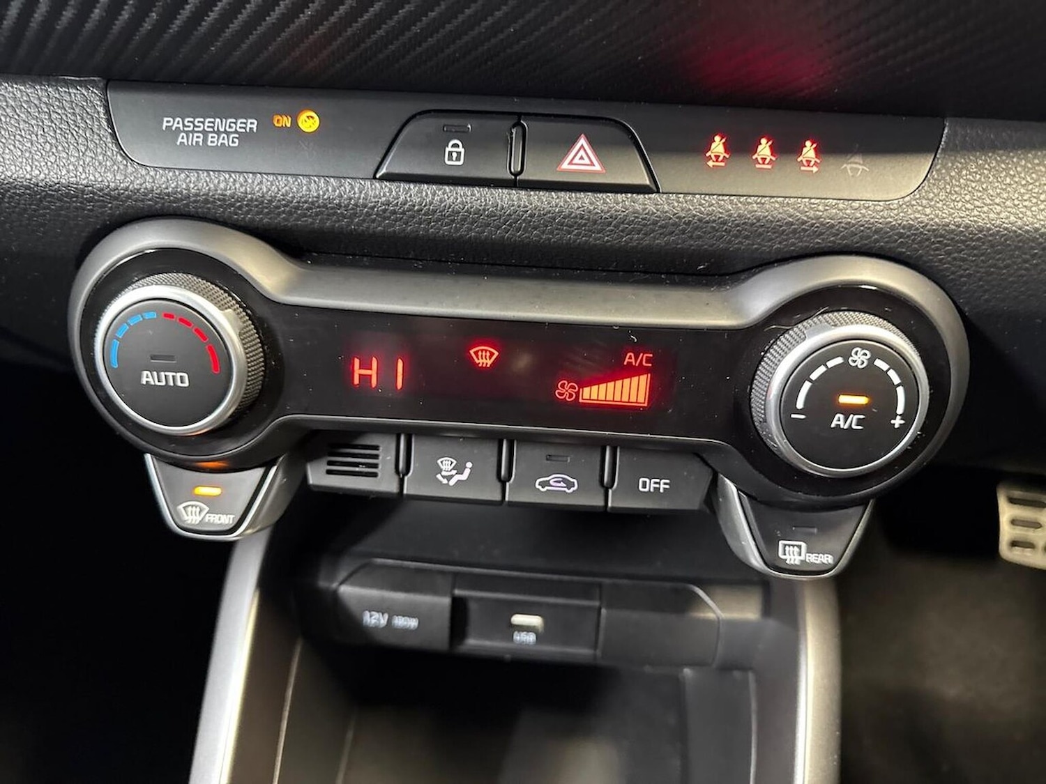 Used Kia Stonic 2021 for sale - 76383356: Photo 12