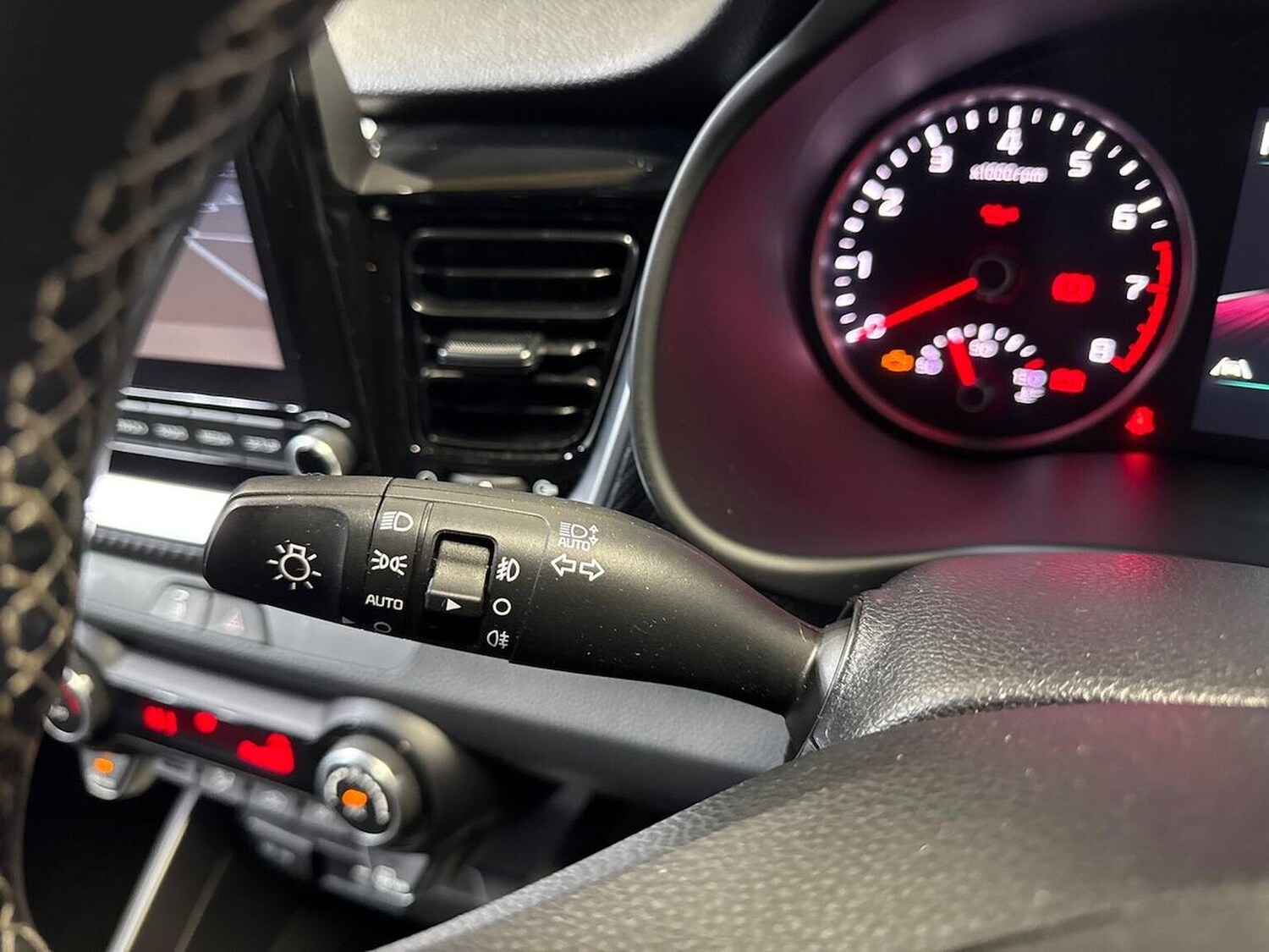 Used Kia Stonic 2021 for sale - 76383356: Photo 26