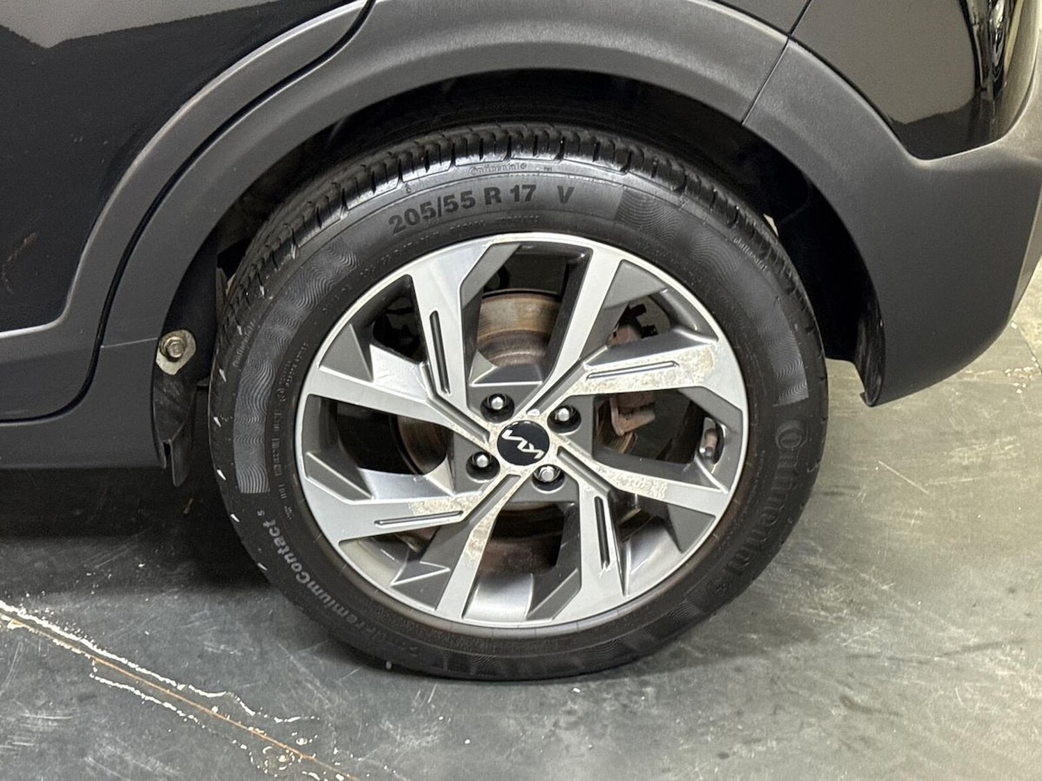 Used Kia Stonic 2021 for sale - 76383356: Photo 6