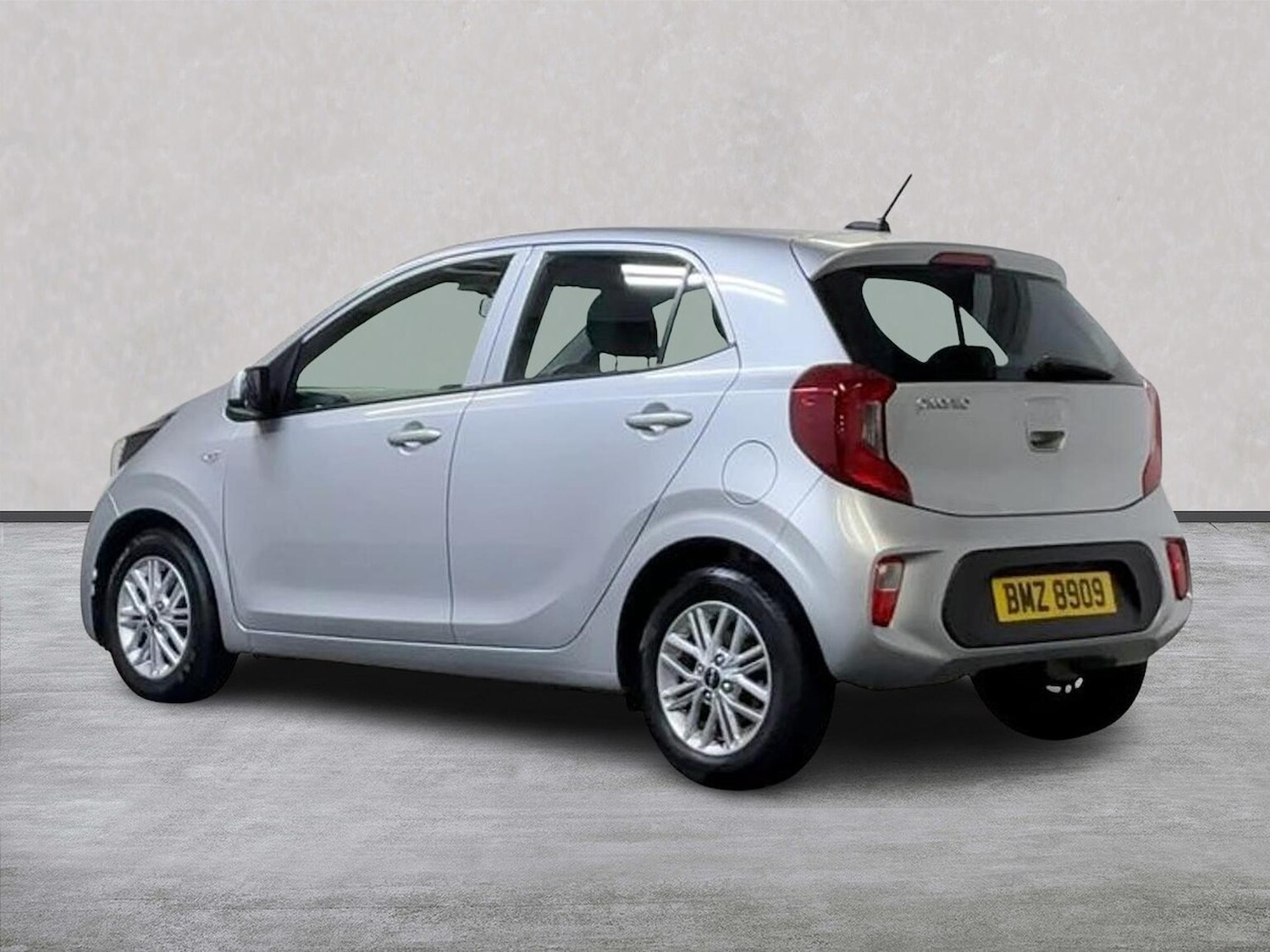 Used Kia Picanto 2023 for sale - 77662542: Photo 2